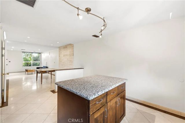7320 Lennox Avenue D8, Van Nuys, CA 91405