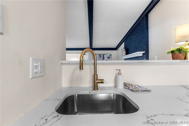 1707 National Avenue, Jeffersonville, IN 47130