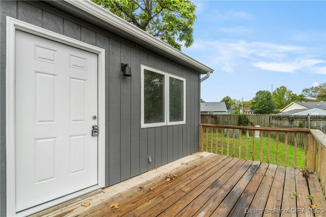 1707 National Avenue, Jeffersonville, IN 47130