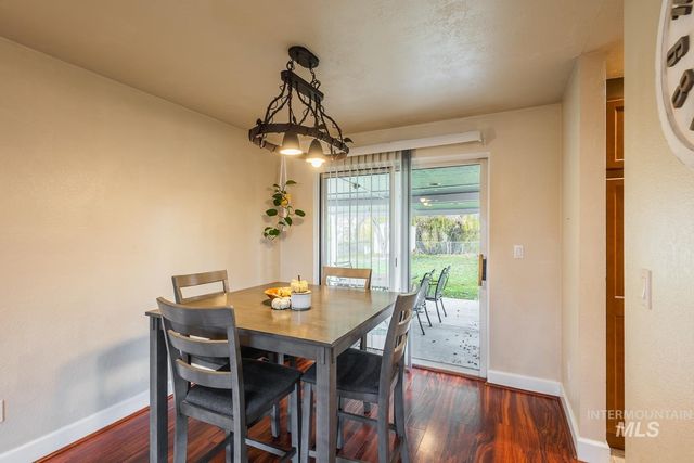 840 W Kinghorn Dr, Nampa, ID 83651