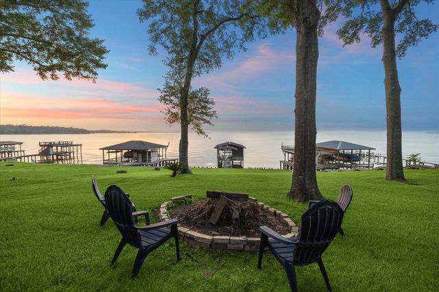 411 Southwood Shores Drive, Coldspring, TX 77331