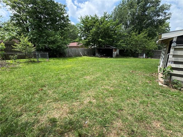 3601 Falcon Road, Springdale, AR 72762
