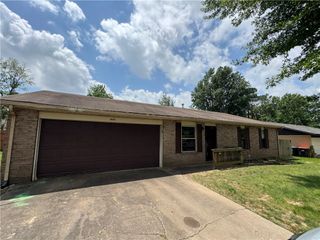 3601 Falcon Road, Springdale, AR 72762