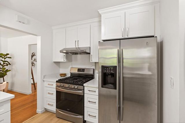 1046 Lupin Way, San Carlos, CA 94070