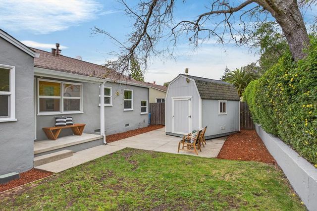 1046 Lupin Way, San Carlos, CA 94070