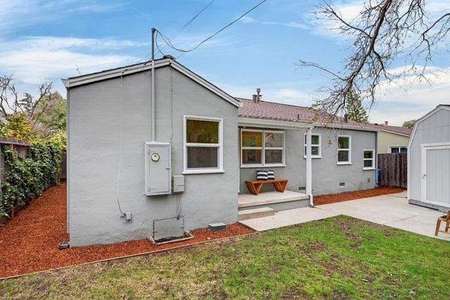 1046 Lupin Way, San Carlos, CA 94070