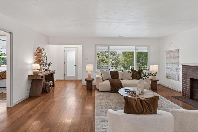 1046 Lupin Way, San Carlos, CA 94070