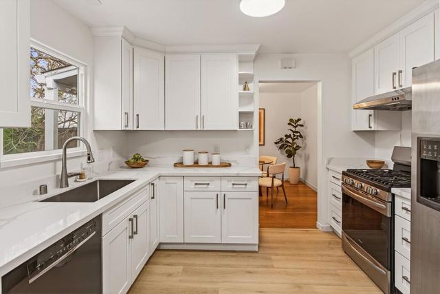 1046 Lupin Way, San Carlos, CA 94070