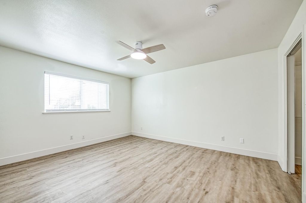 Image 12 of property listing at 1542 E Alluvial Avenue # 151, Fresno, CA 93720