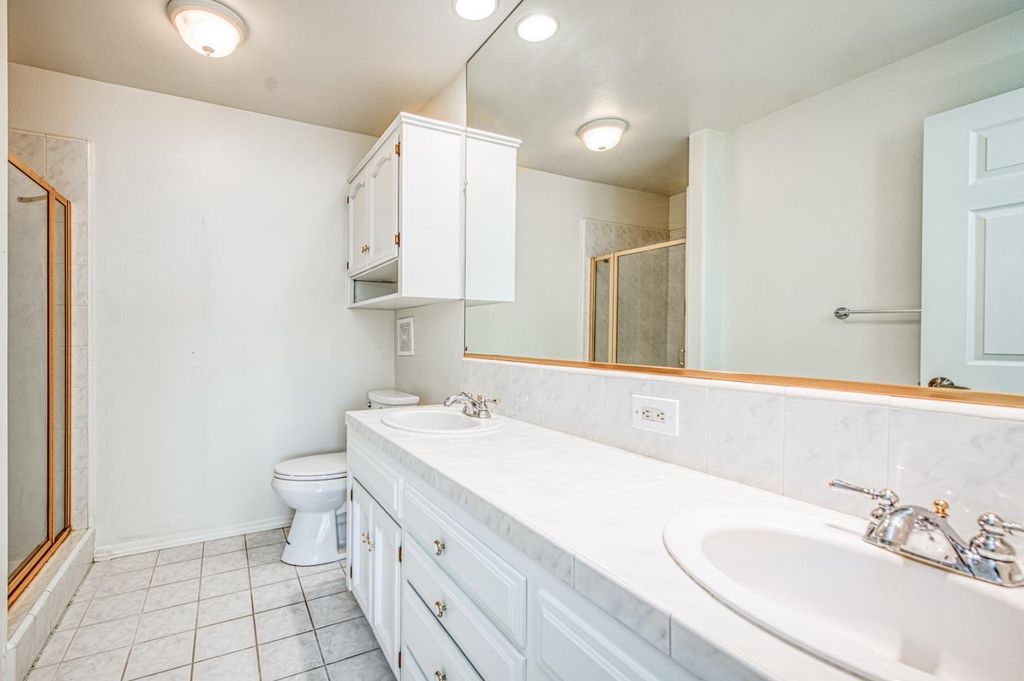 Image 16 of property listing at 1542 E Alluvial Avenue # 151, Fresno, CA 93720