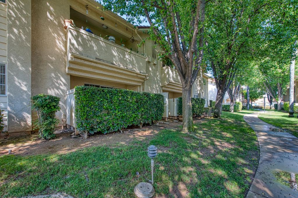 Image 20 of property listing at 1542 E Alluvial Avenue # 151, Fresno, CA 93720
