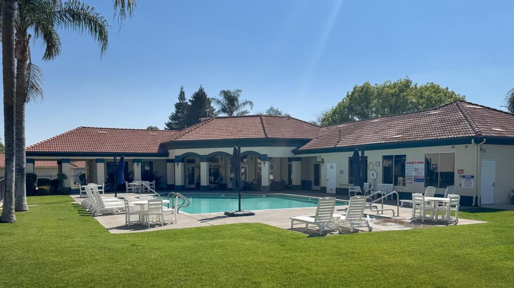 Image 21 of property listing at 1542 E Alluvial Avenue # 151, Fresno, CA 93720