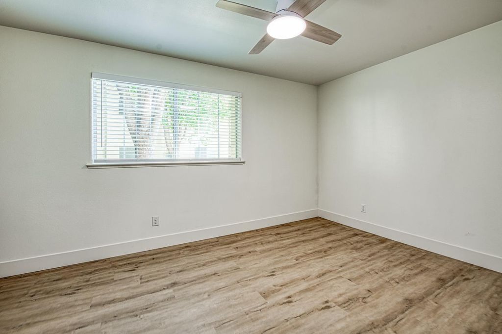 Image 8 of property listing at 1542 E Alluvial Avenue # 151, Fresno, CA 93720