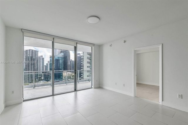 90 SW 3rd St 3211, Miami, FL 33130