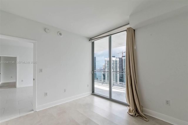 90 SW 3rd St 3211, Miami, FL 33130
