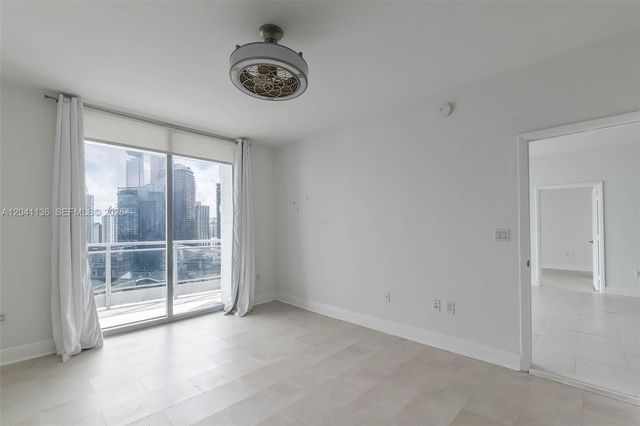90 SW 3rd St 3211, Miami, FL 33130