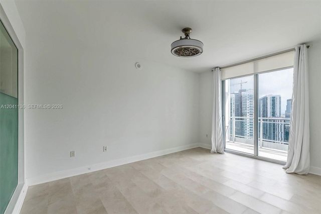 90 SW 3rd St 3211, Miami, FL 33130