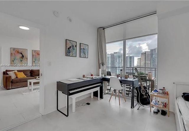 90 SW 3rd St 3211, Miami, FL 33130