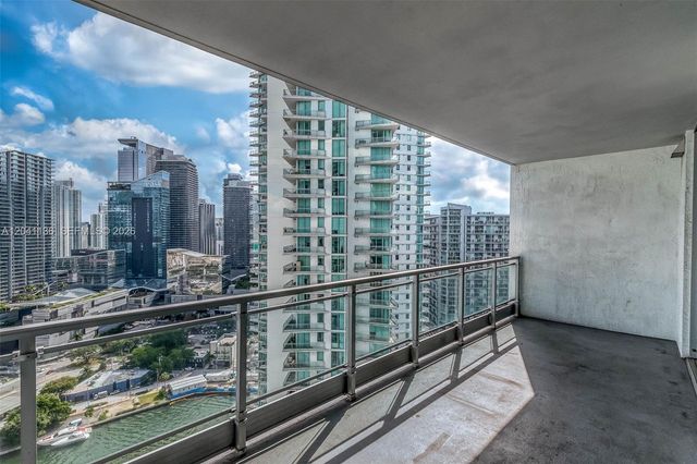 90 SW 3rd St 3211, Miami, FL 33130