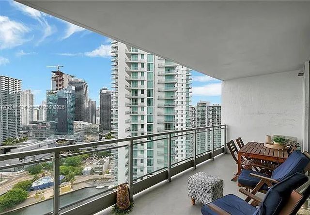 90 SW 3rd St 3211, Miami, FL 33130