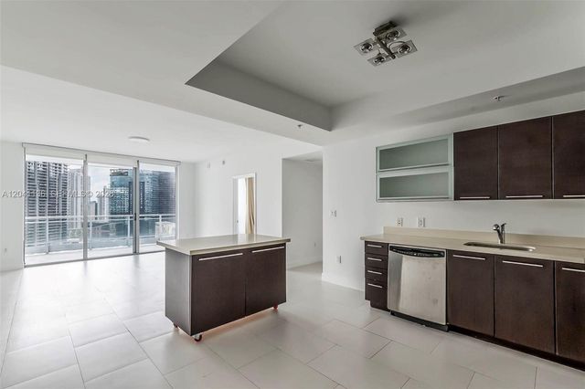 90 SW 3rd St 3211, Miami, FL 33130