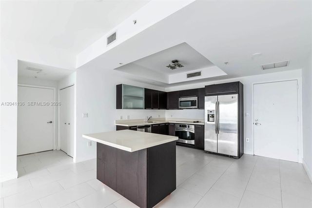 90 SW 3rd St 3211, Miami, FL 33130