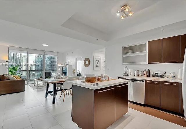 90 SW 3rd St 3211, Miami, FL 33130