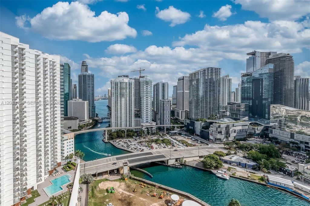 90 SW 3rd St 3211, Miami, FL 33130