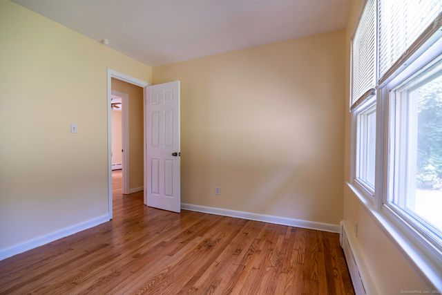 38 Wyant Road, Oxford, CT 06478