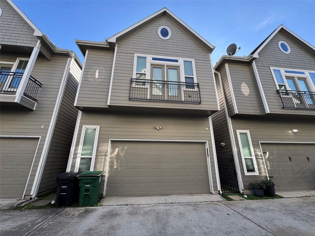 902 W 20th Street C, Houston, TX 77008