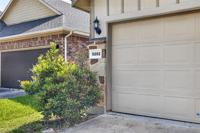 5202 Rue Dela Croix Drive, Katy, TX 77493