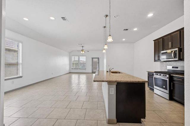 5202 Rue Dela Croix Drive, Katy, TX 77493
