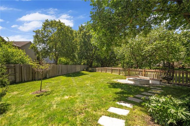 11307 W 115th Street, Overland Park, KS 66210