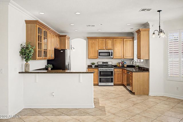 8237 W Quail Avenue, Peoria, AZ 85382