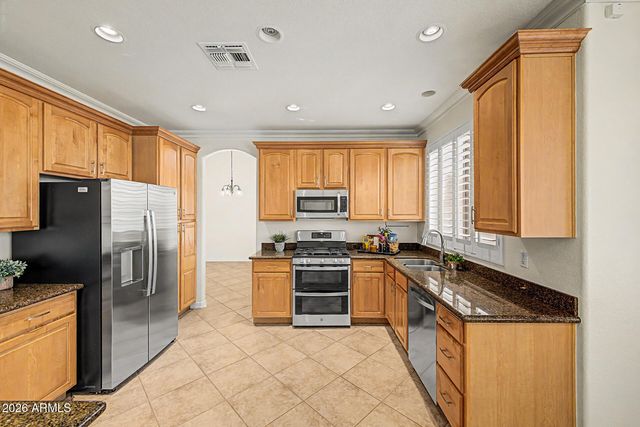 8237 W Quail Avenue, Peoria, AZ 85382