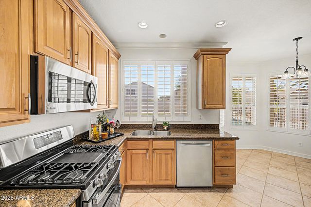 8237 W Quail Avenue, Peoria, AZ 85382