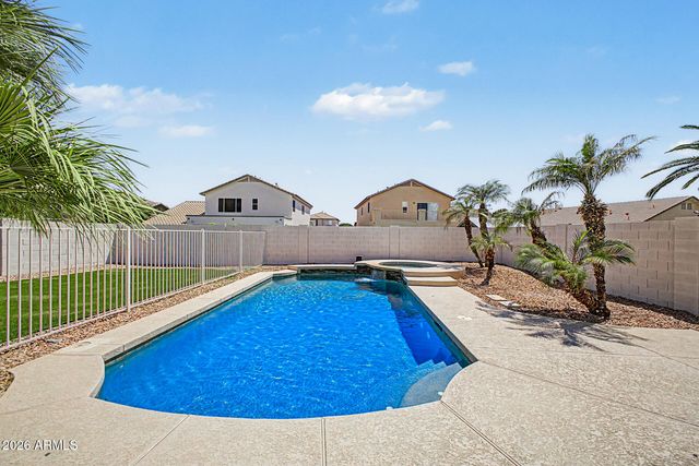 8237 W Quail Avenue, Peoria, AZ 85382