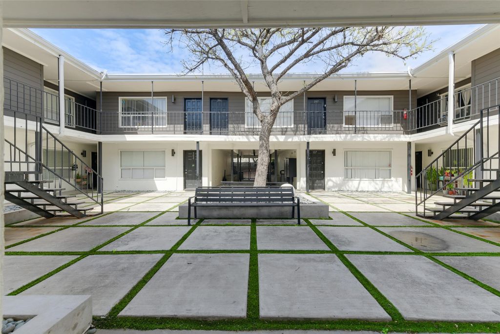 2808 Throckmorton Street 201, Dallas, TX 75219