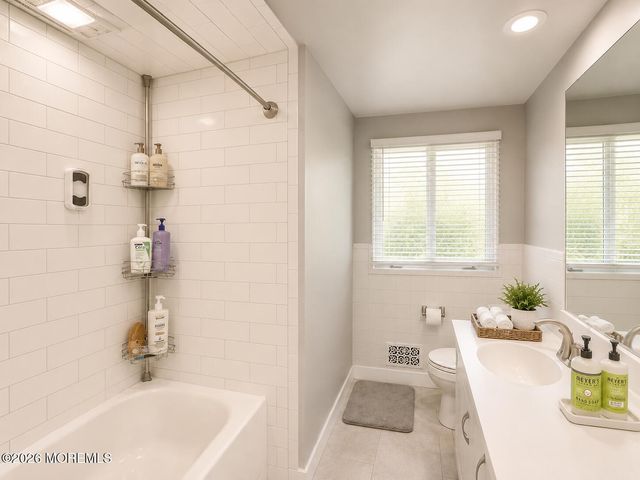 2 Borden Road, Middletown, NJ 07748