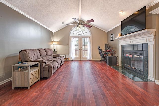 106 Foxrun Cove, Jacksonville, AR 72076