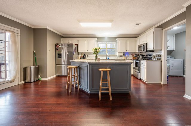 106 Foxrun Cove, Jacksonville, AR 72076