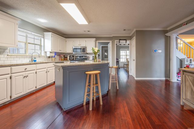 106 Foxrun Cove, Jacksonville, AR 72076