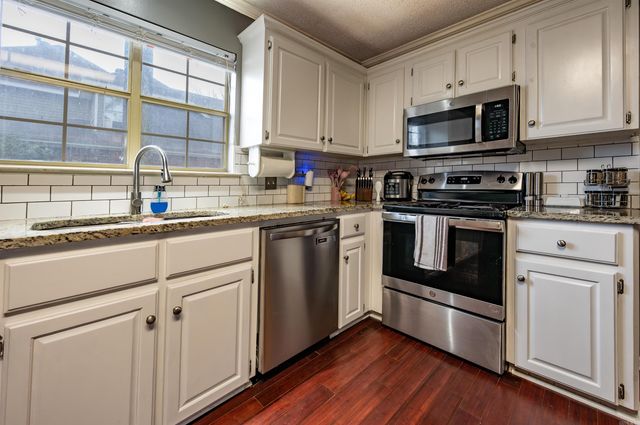 106 Foxrun Cove, Jacksonville, AR 72076