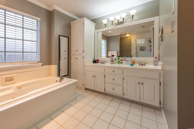 106 Foxrun Cove, Jacksonville, AR 72076