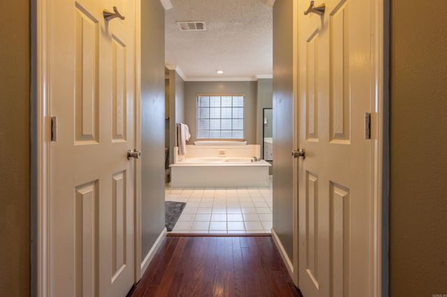 106 Foxrun Cove, Jacksonville, AR 72076