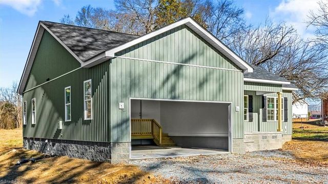 125 Albertson Road, Thomasville, NC 27360