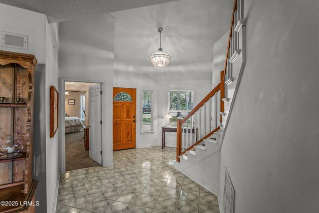 23 Tuscarora Avenue, Beaufort, SC 29907
