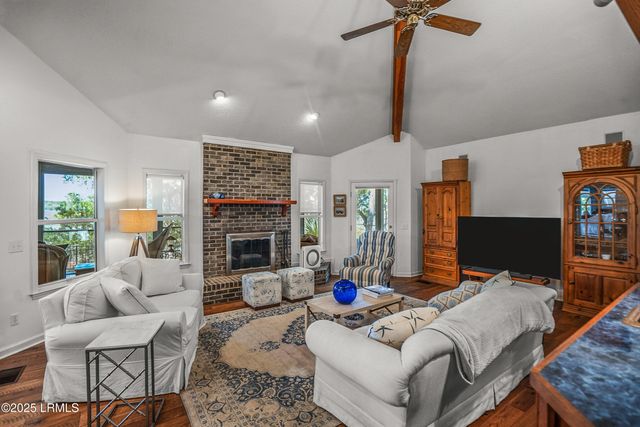 23 Tuscarora Avenue, Beaufort, SC 29907