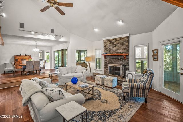 23 Tuscarora Avenue, Beaufort, SC 29907
