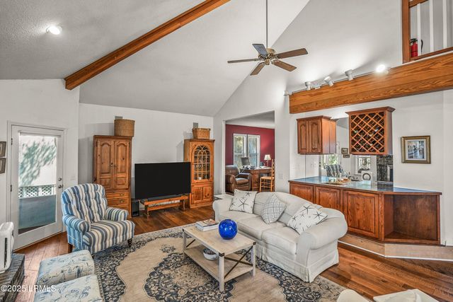23 Tuscarora Avenue, Beaufort, SC 29907
